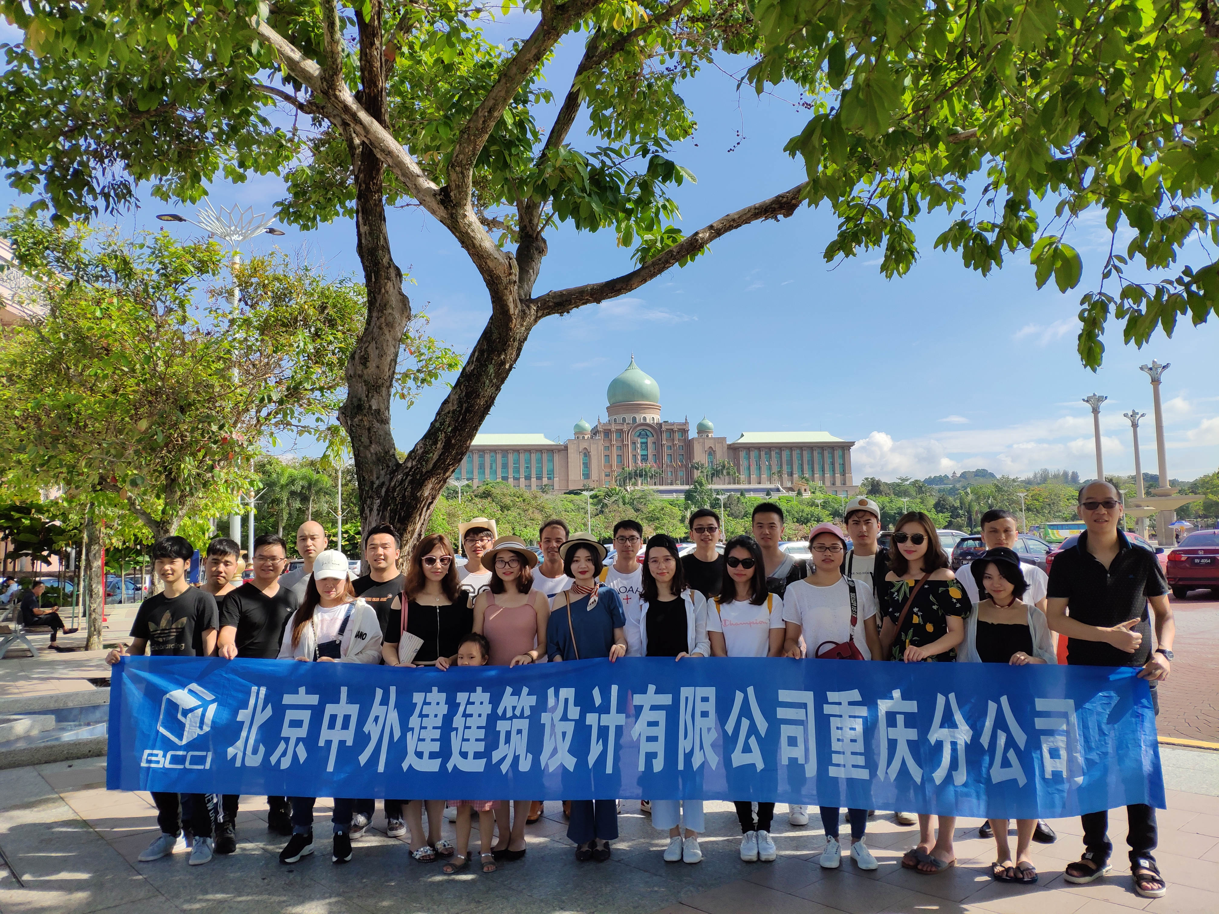 29-總統(tǒng)府合影_.jpg
